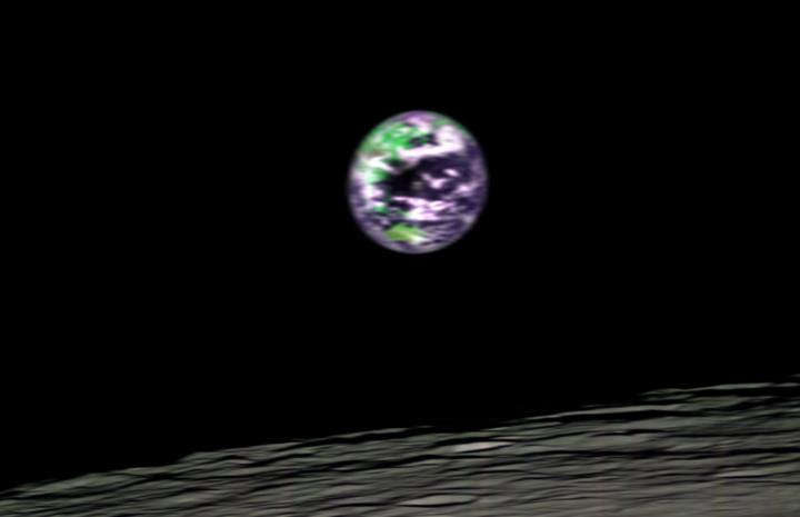 Mond und Erde