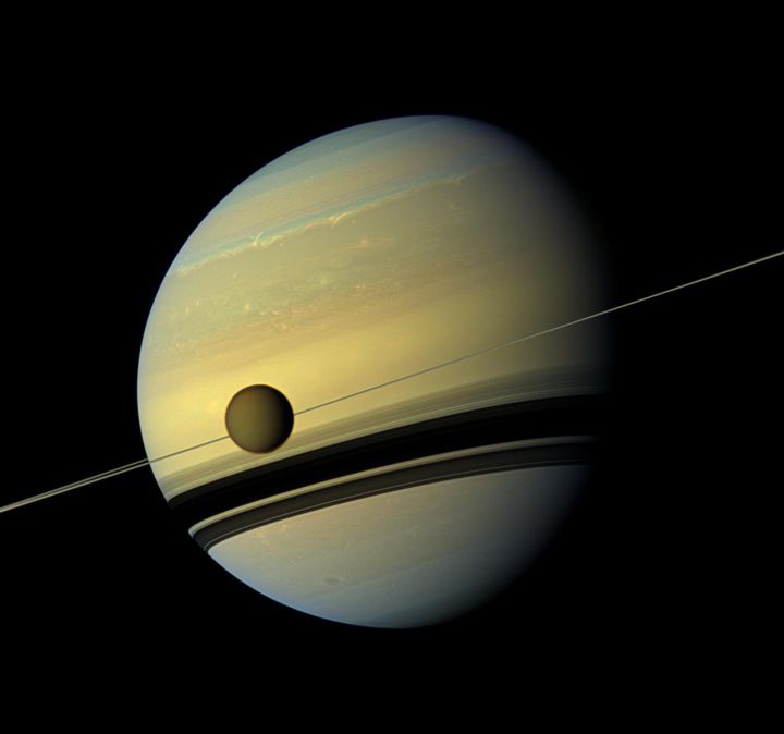 Saturn und Titan