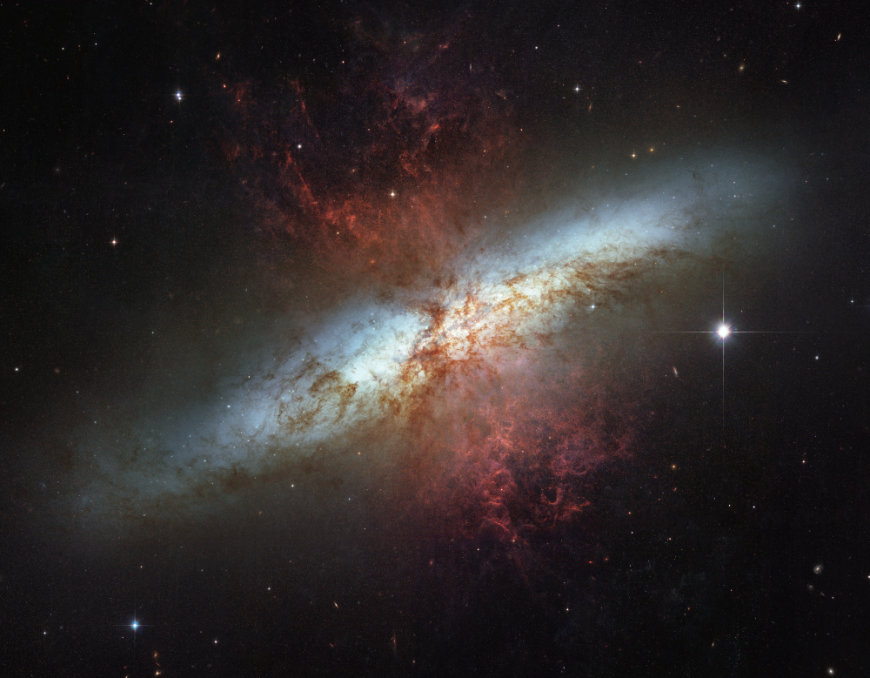 M 82